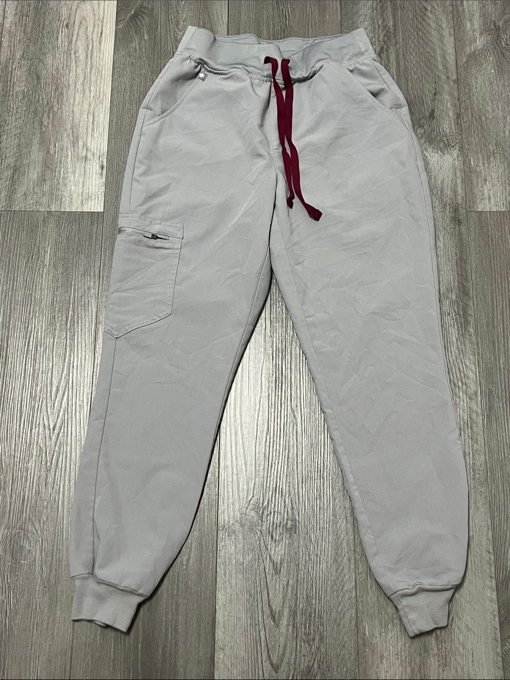 Figs Zamora jogger style scrub pants /burgsndy & grey/ size XS